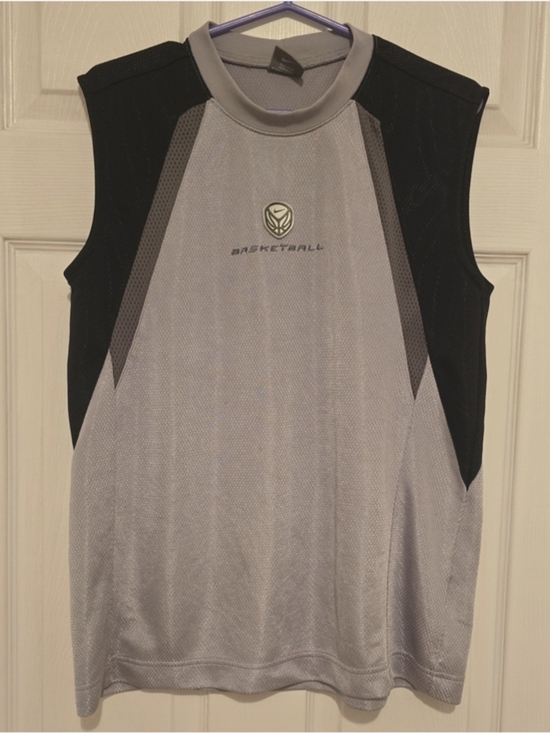 Nike Other - Sleeveless Basketball Jersey in Light Gray and Black
